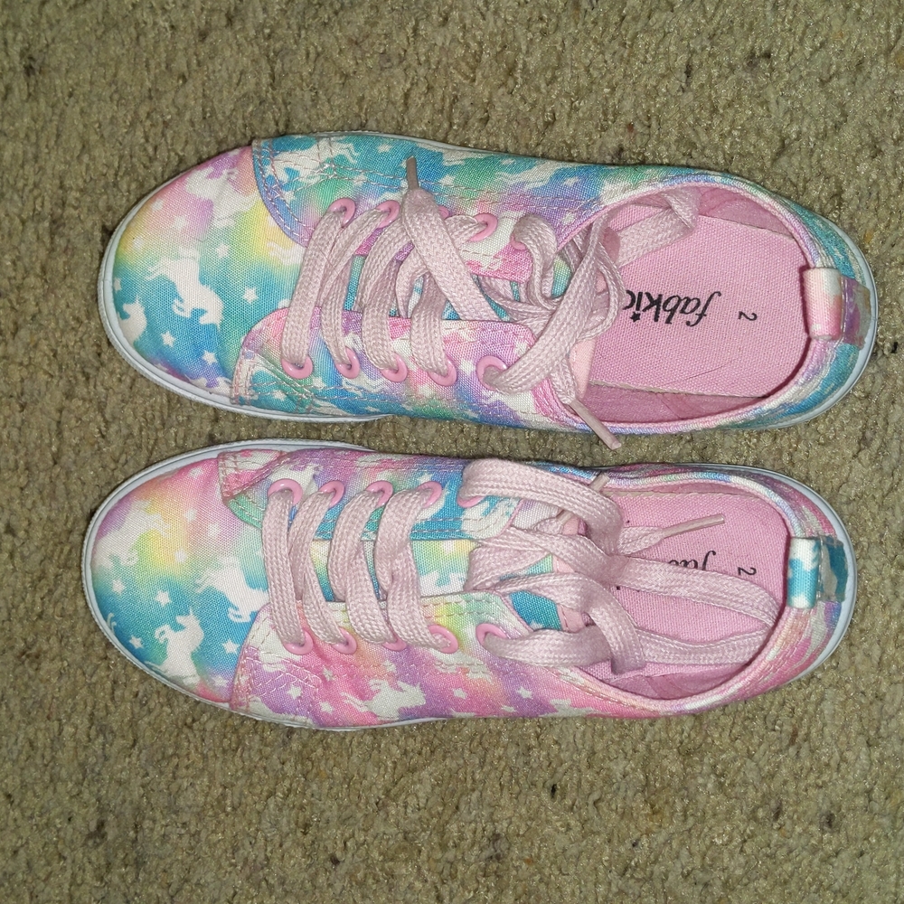 Kid's size 2 sneakers